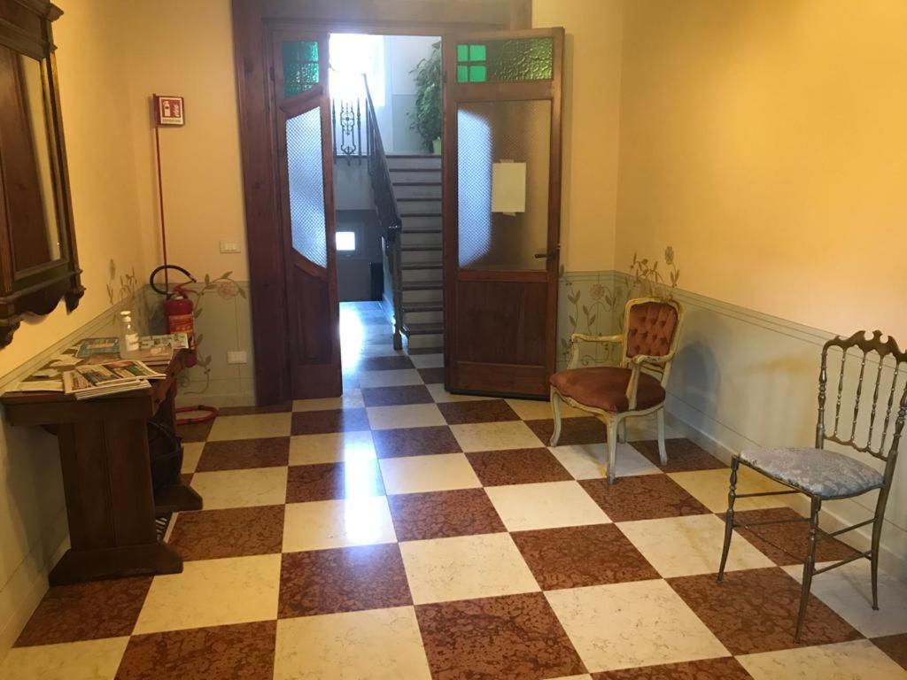 La Sosta Camere & Appartamenti San Felice sul Panaro Exteriör bild